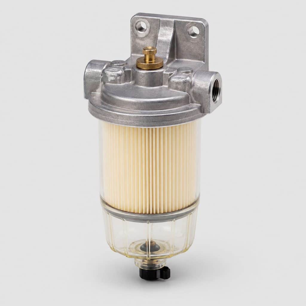 Filtre à carburant diesel avec bol transparent sur fond clair